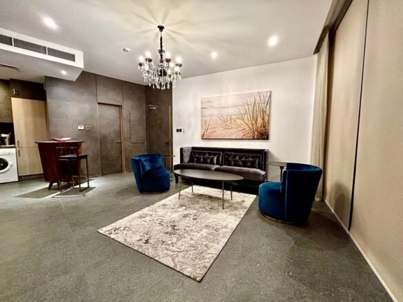 Luxury Sea-View 1-Bedroom Apartment In The Center of Seef