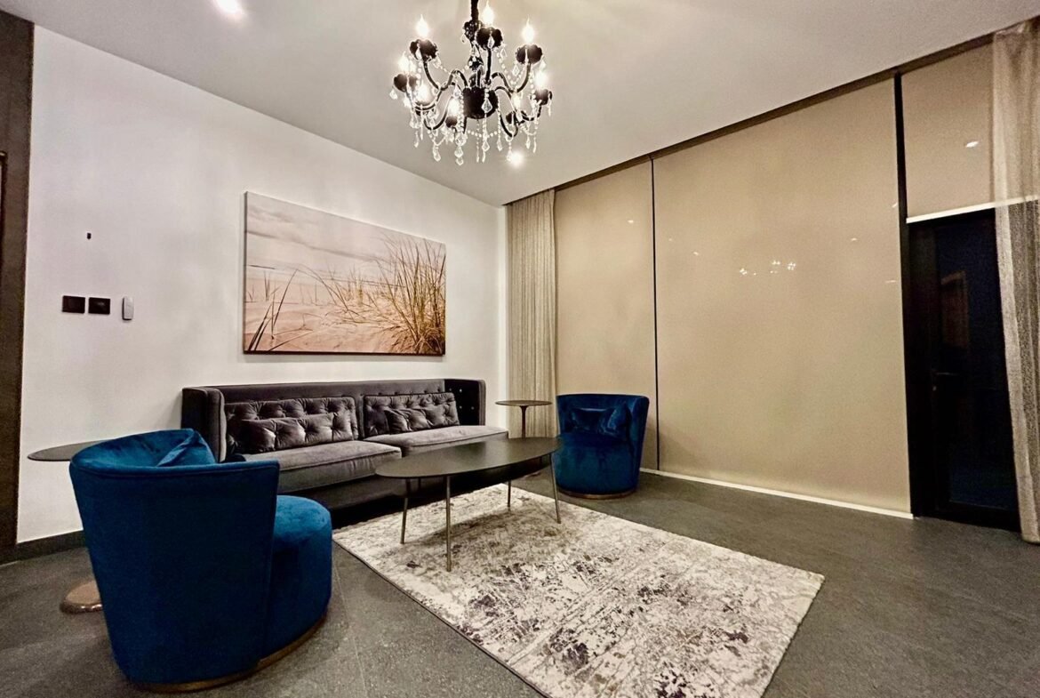Luxury Sea-View 1-Bedroom Apartment In The Center of Seef