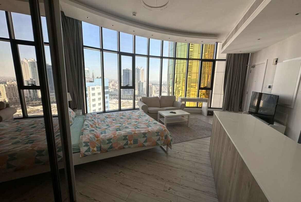 Exclusive Sea-View 2-Bedroom Studio In The Downtown Seef.