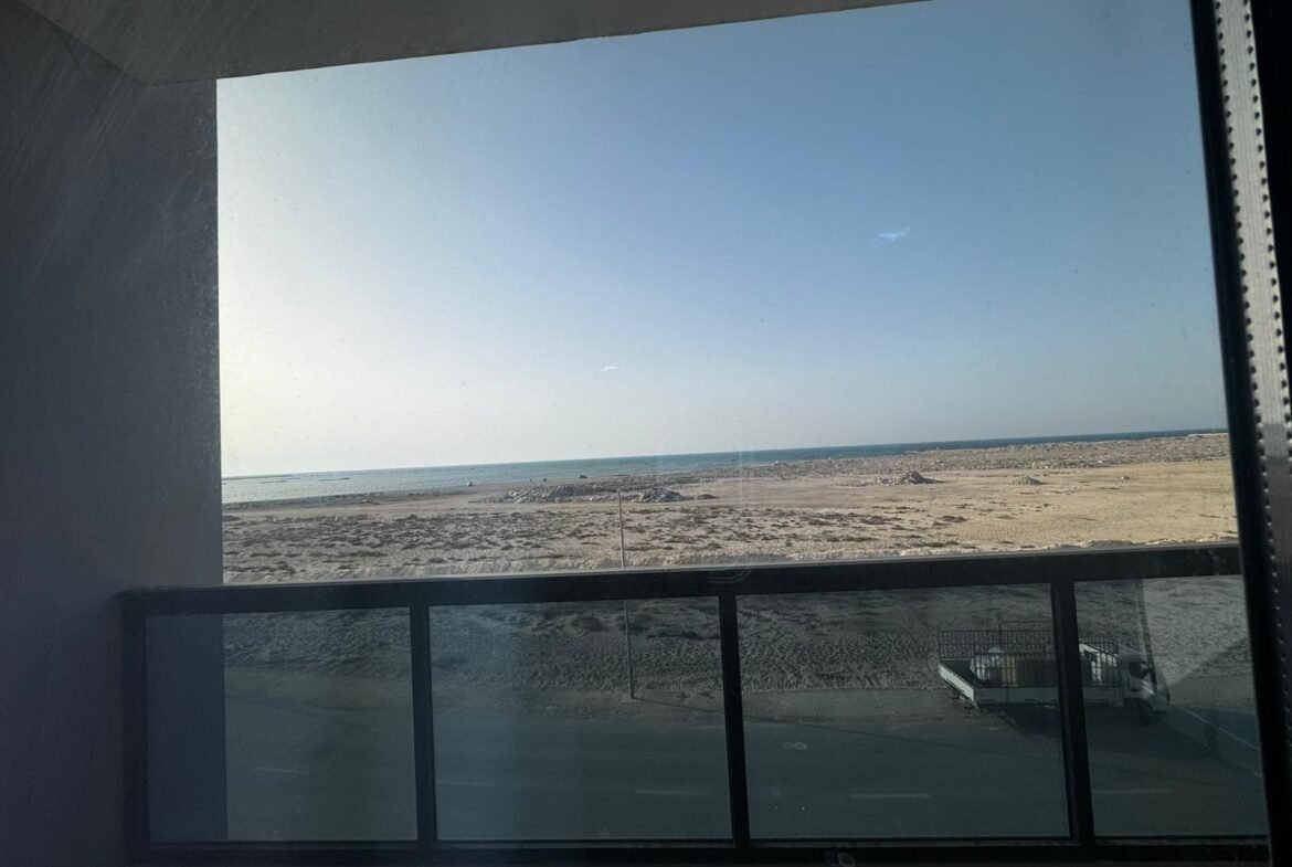 Sea-View Luxury 2-Bedroom Studio In The Downtown of Seef.