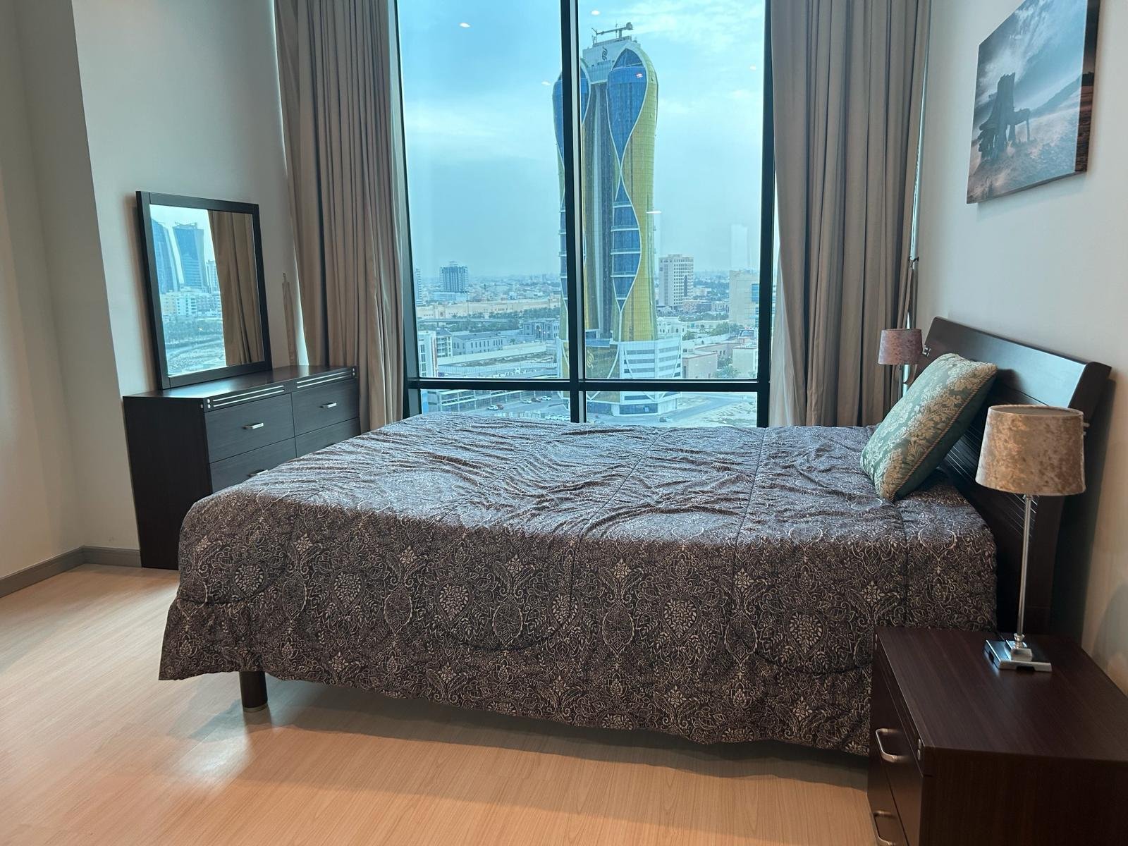 Luxury Sea-View 2-Bedroom Apartment In The Heart of Seef.