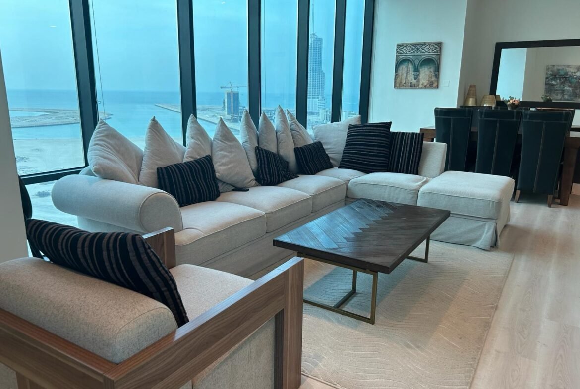 Luxury Sea-View 2-Bedroom Apartment In The Heart of Seef.