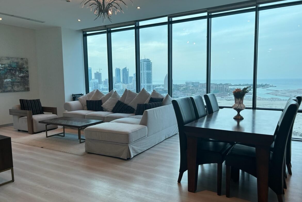 Luxury Sea-View 2-Bedroom Apartment In The Heart of Seef.