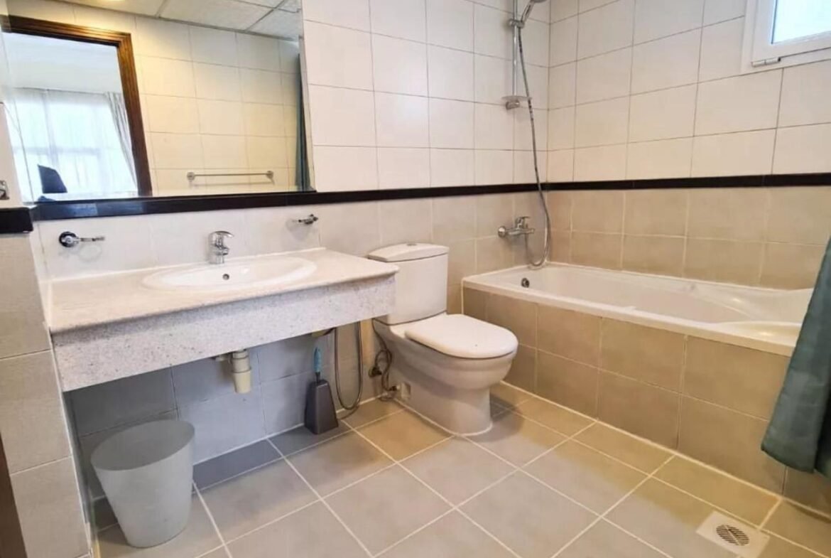 Sea-View Luxury 2-Bedroom Apartment In The Downtown Seef.