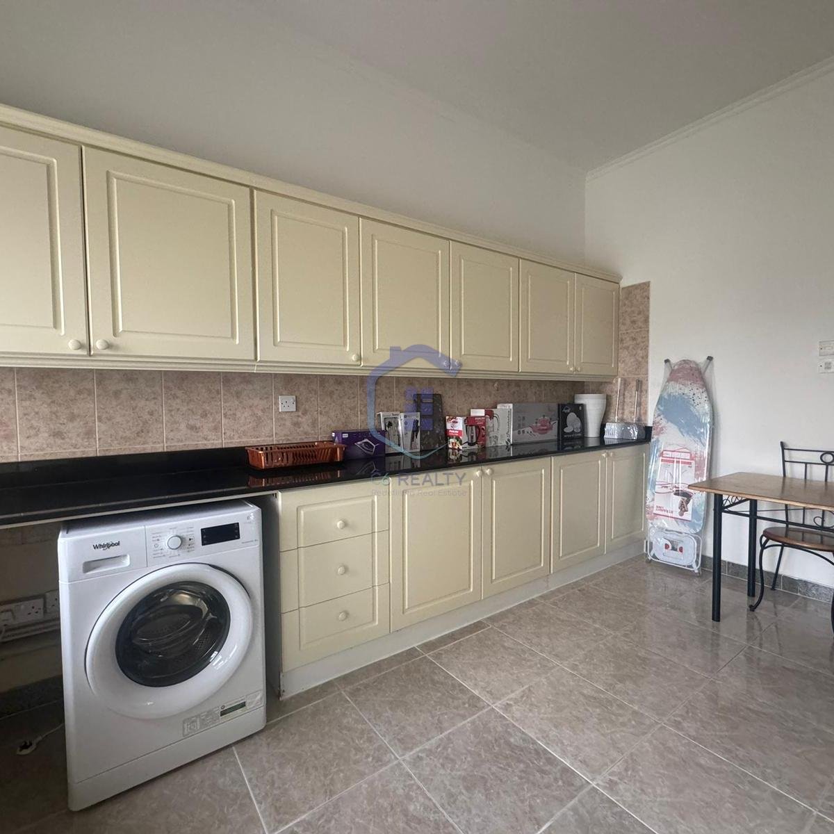 Modern 2-Bedroom Apartment For Rent in The Center Of Juffair