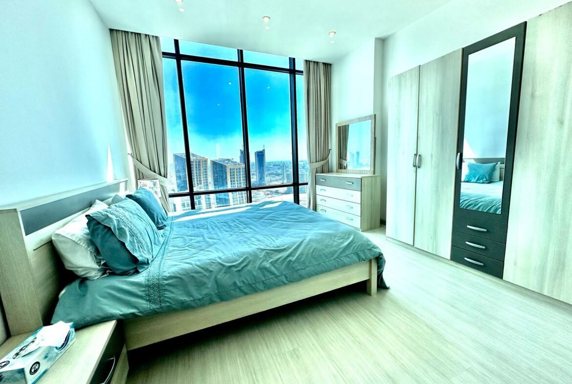 Sea-View Luxury 2-Bedroom Apartment In The Downtown Seef.