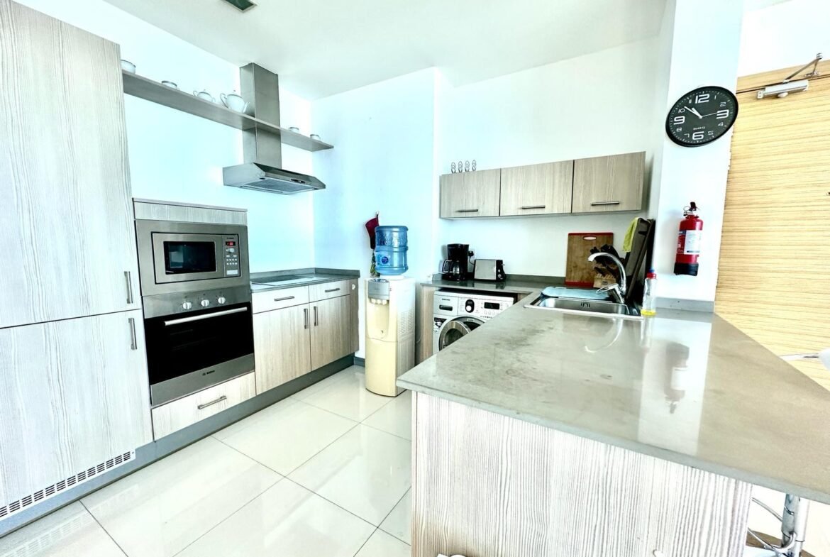 Sea-View Luxury 2-Bedroom Apartment In The Downtown Seef.