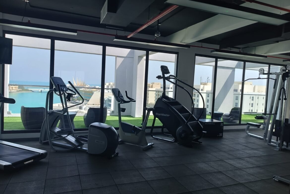 Luxury Sea-View 2-Bedroom Apartment In the Center of Amwaj.