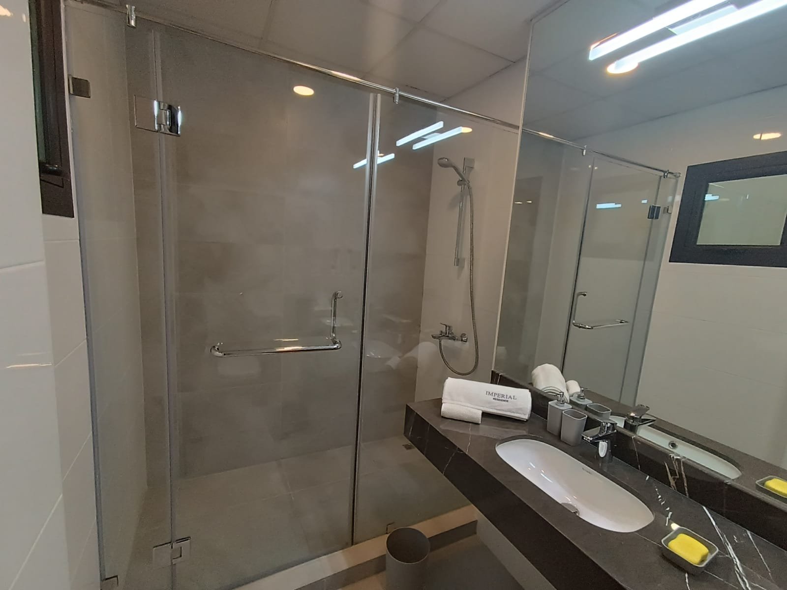 Luxury Sea-View 2-Bedroom Apartment In the Center of Amwaj.