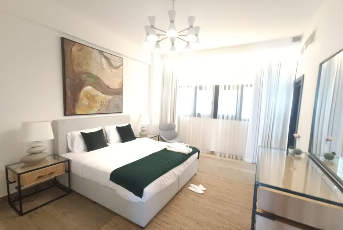 Luxury SeaView 2-Bedroom Apartment In The Center of Amwaj.