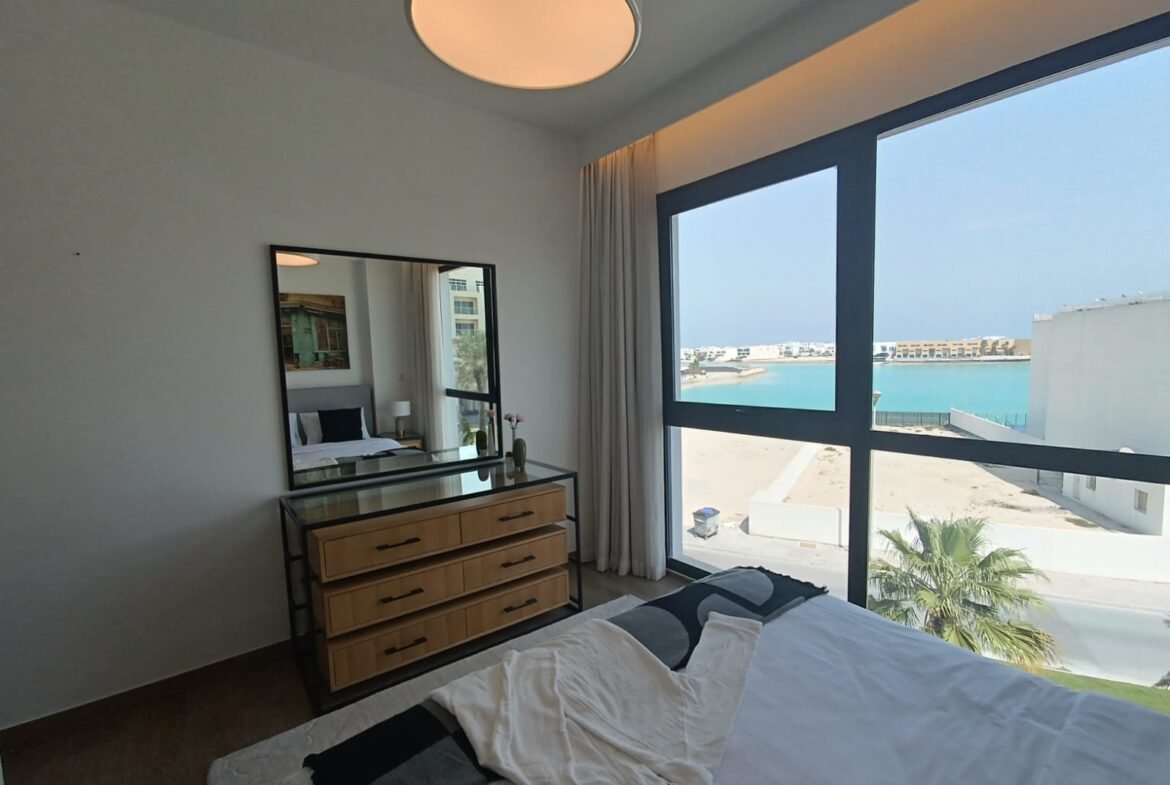 Luxury Sea-View 2-Bedroom Apartment In the Center of Amwaj.