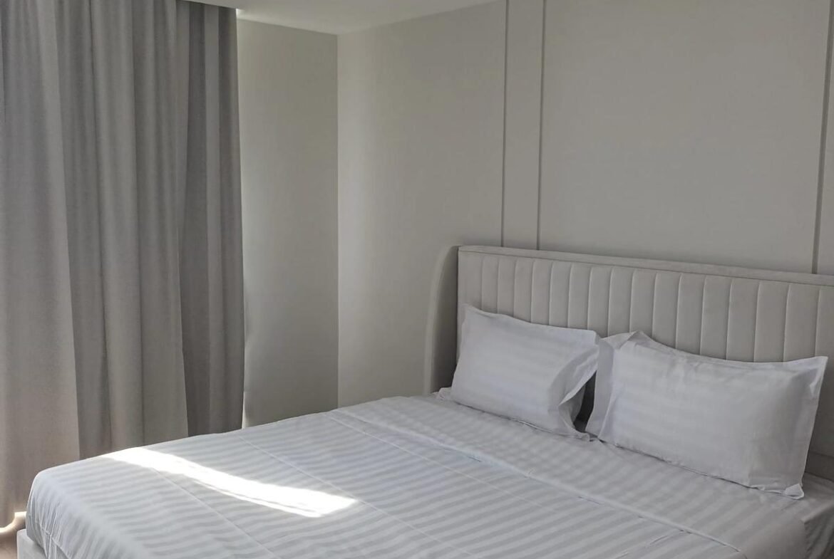 Luxury SeaView 2-Bedroom Apartment In The Center of Amwaj.