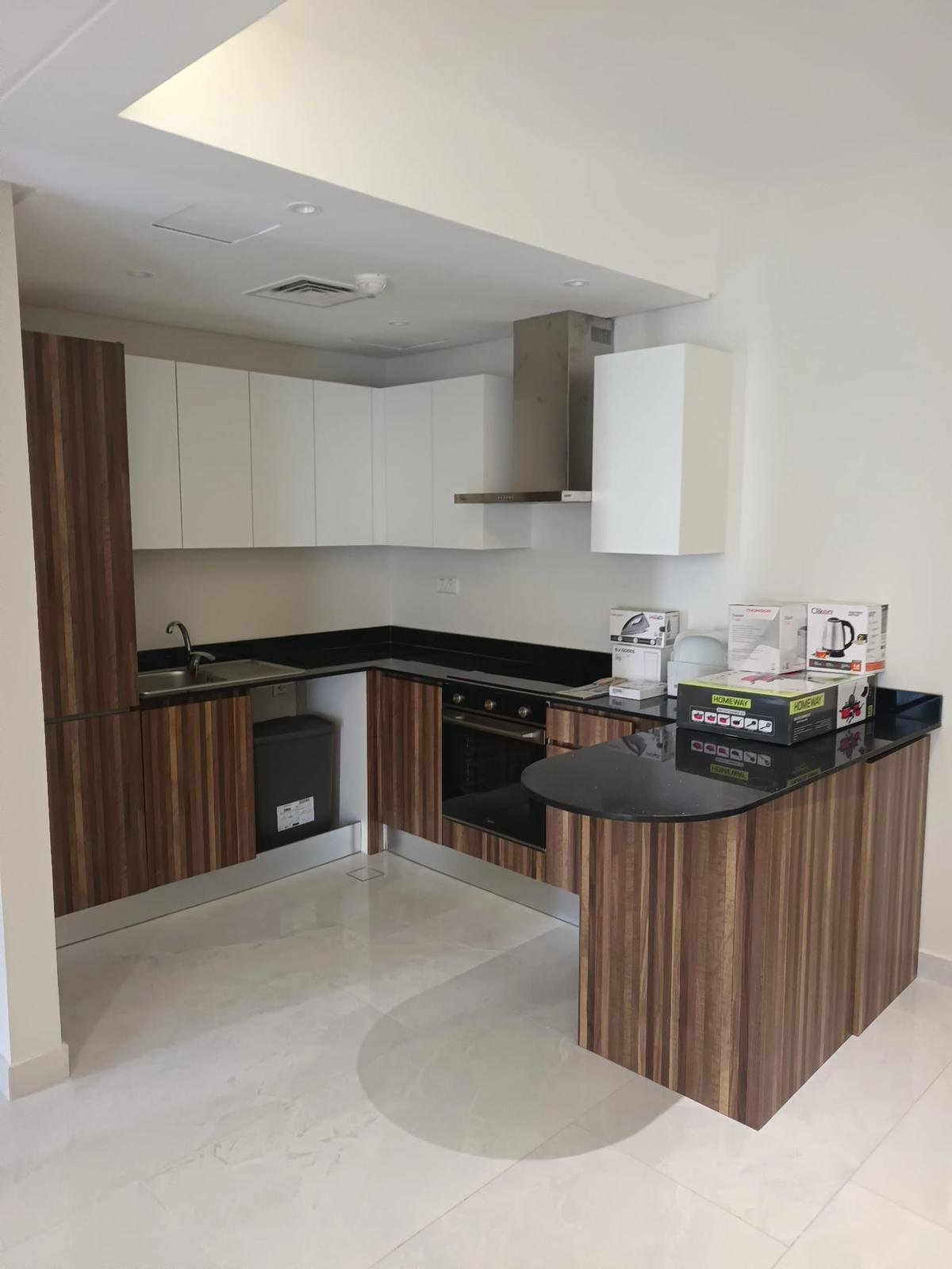 Luxury SeaView 2-Bedroom Apartment In The Center of Amwaj.