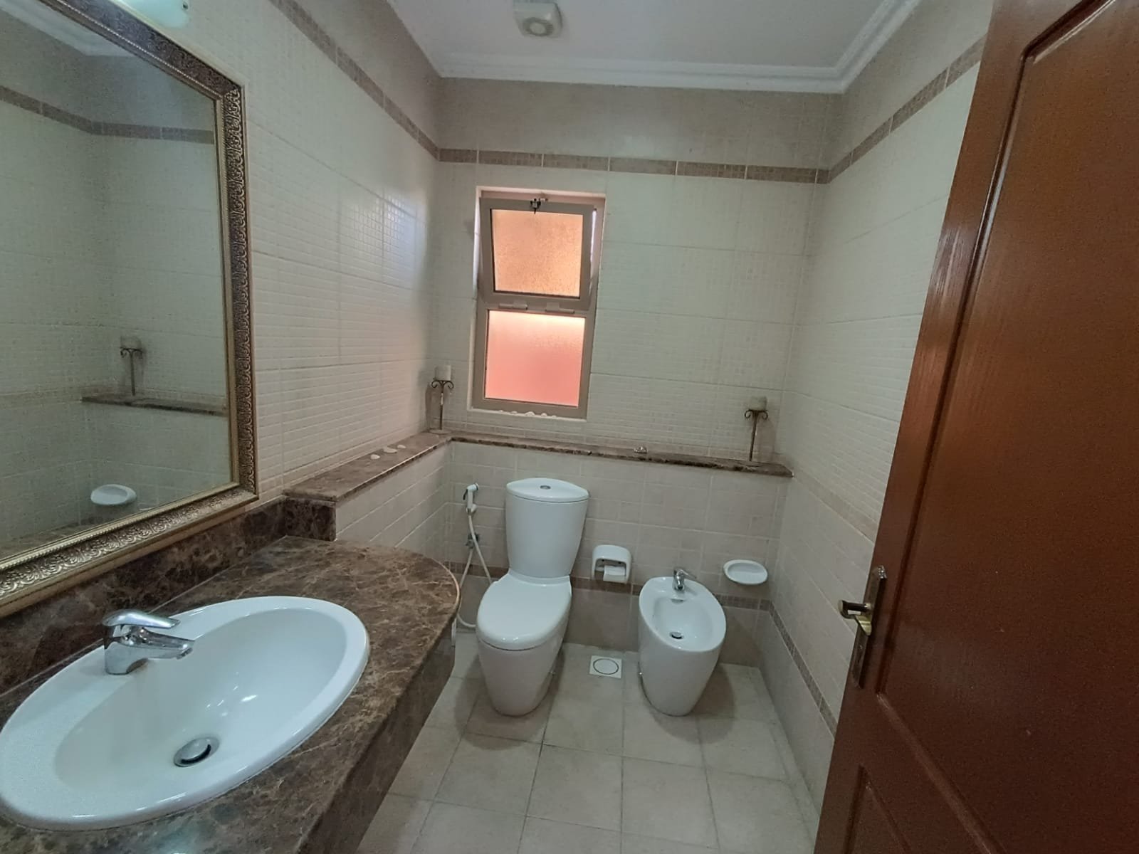 Luxury 2-BHK Apartment In The Center of Seef.