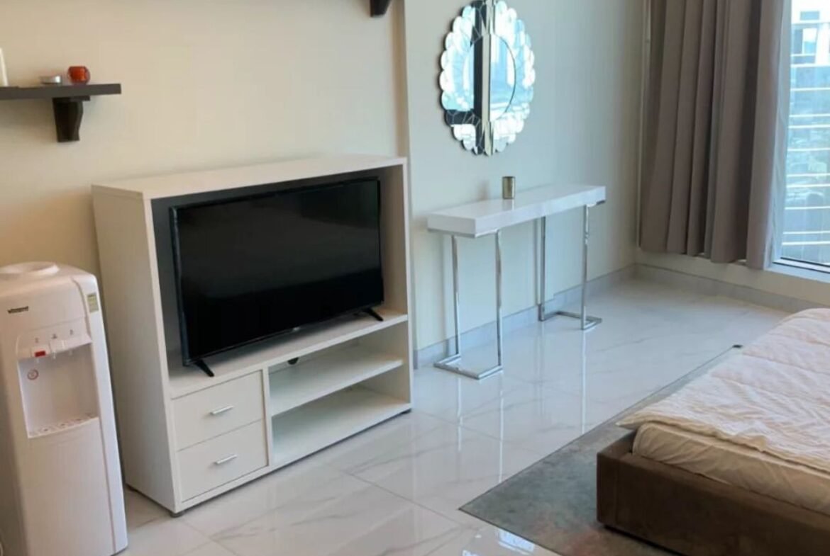 Luxury 1-Bedroom Studio for Rent in The Center Of Seef