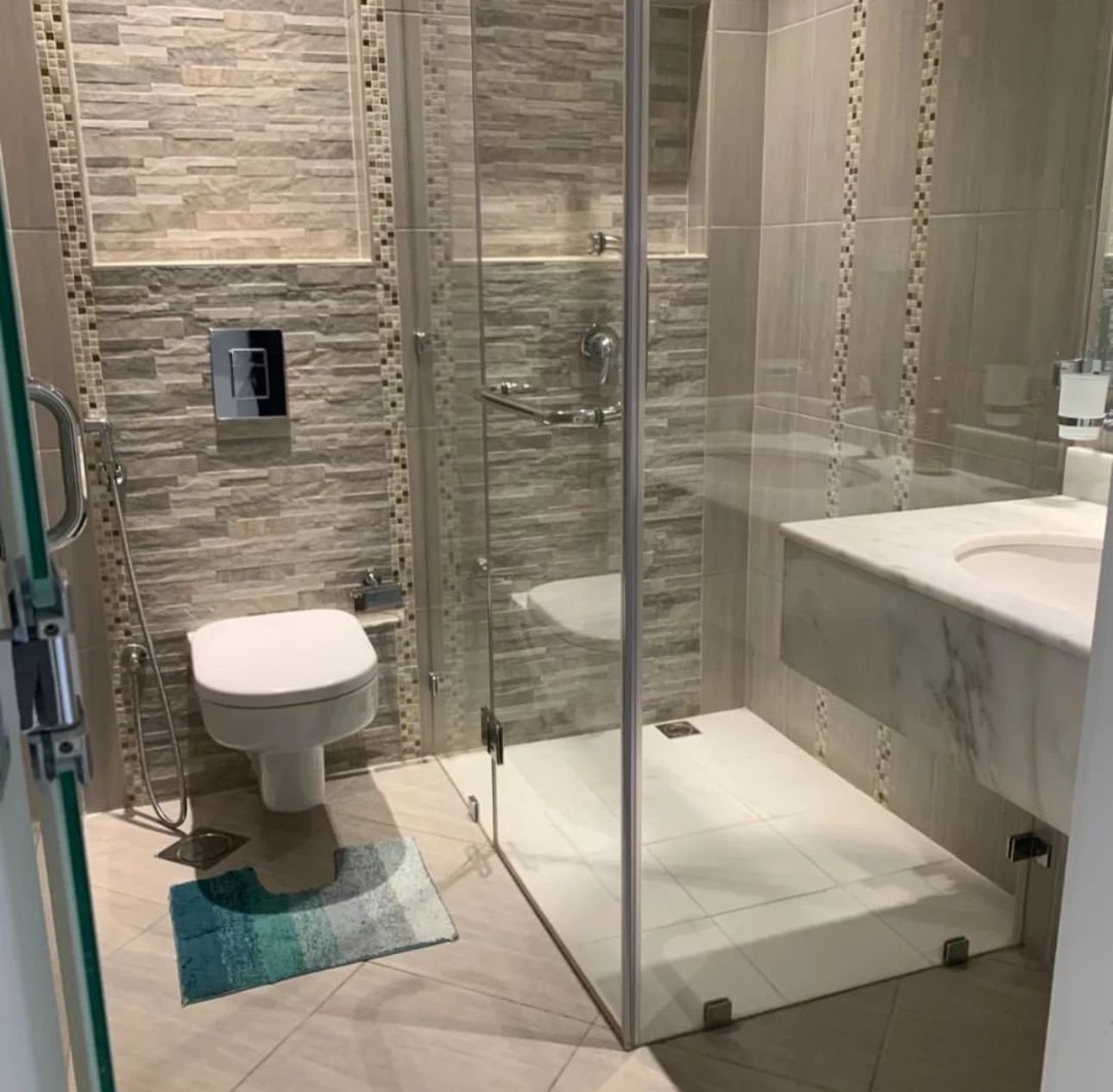 Luxury 1-Bedroom Studio for Rent in The Center Of Seef