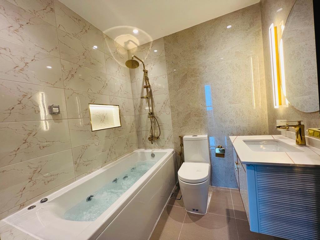 Luxury 2-Bedroom Apartment In The Heart of Seef.