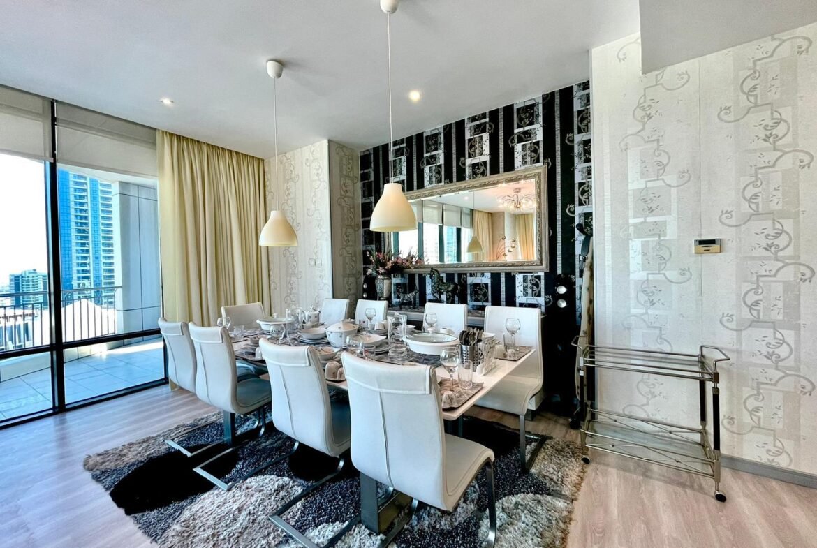 Luxury Sea-View 1-Bedroom Apartment In The Center of Seef.