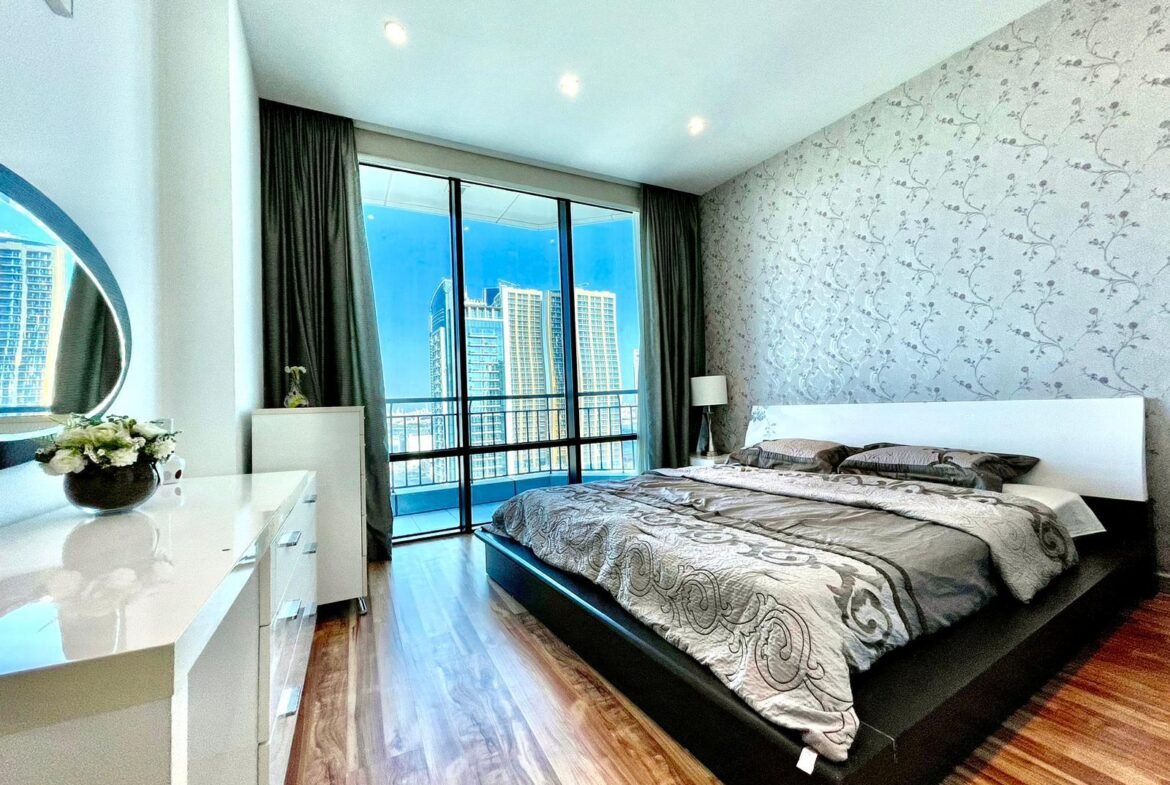 Luxury Sea-View 1-Bedroom Apartment In The Center of Seef.