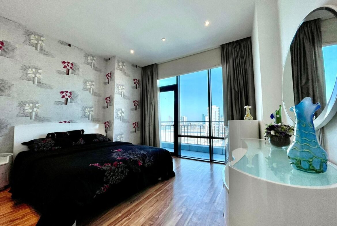 Luxury 2-Bedroom Apartment In The Heart of Seef.