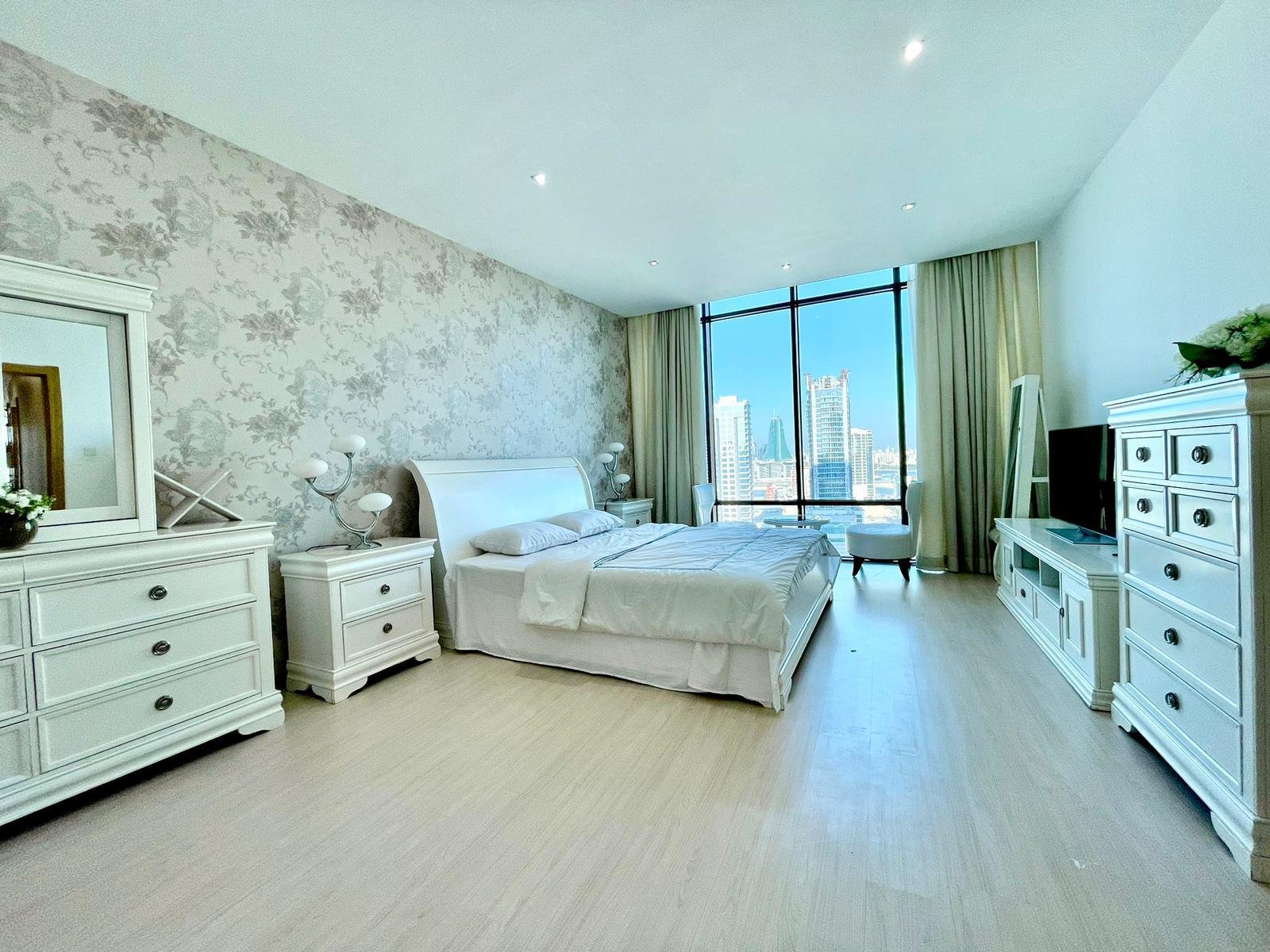 Luxury 2-Bedroom Apartment In The Heart of Seef.