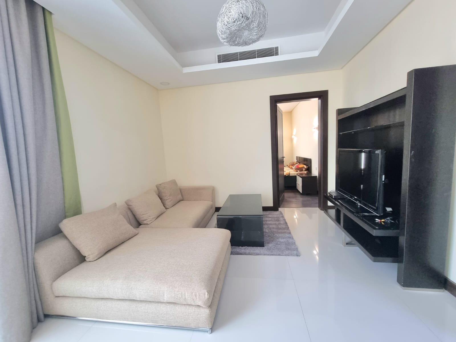 Modern 2-Bedroom Apartment In The Heart of Seef.