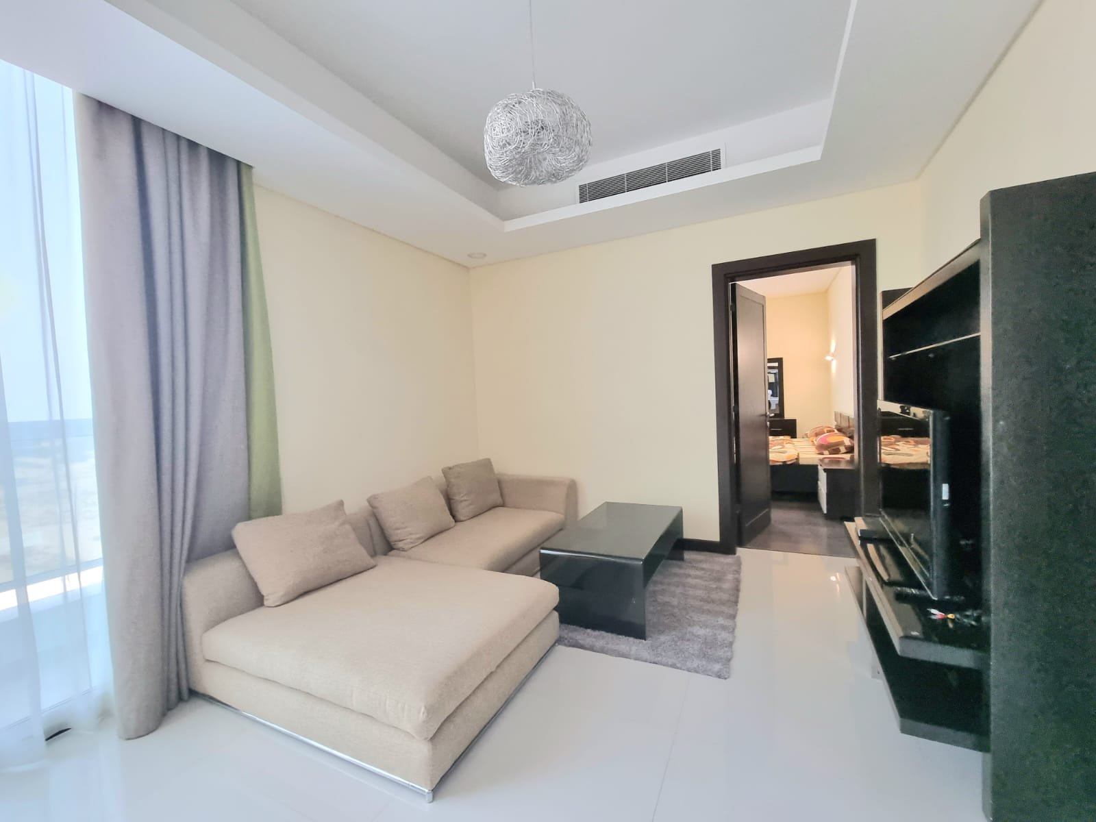 Modern 2-Bedroom Apartment In The Heart of Seef.