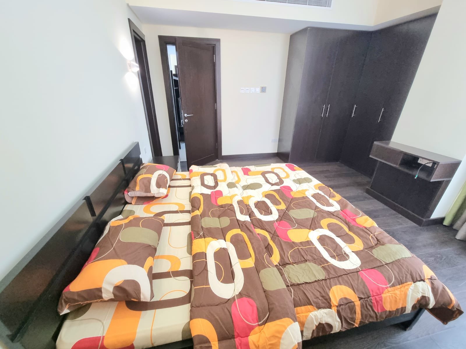 Modern 2-Bedroom Apartment In The Heart of Seef.
