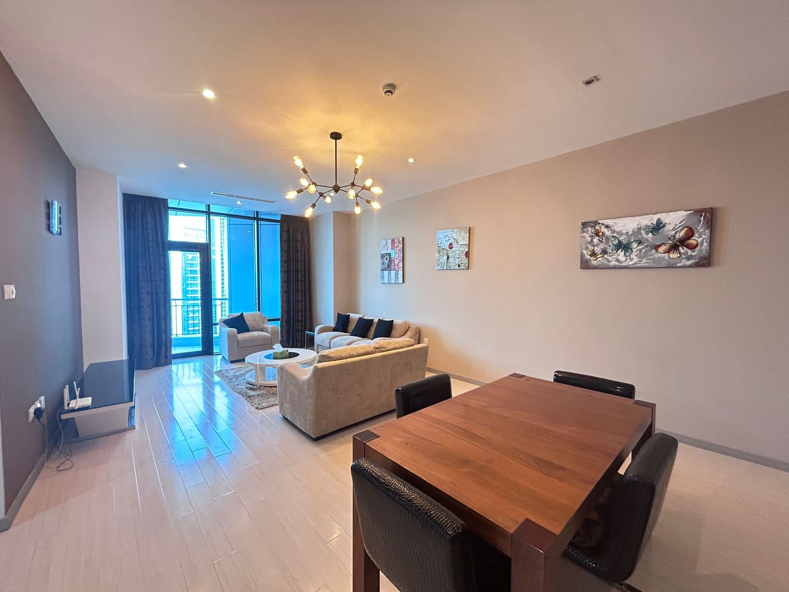Luxury 2-Bedroom Apartment In The Heart of Seef.