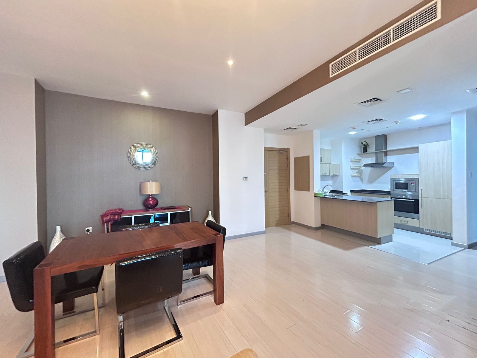 Luxury 2-Bedroom Apartment In The Heart of Seef.