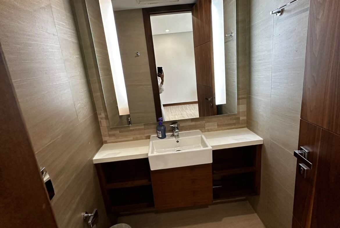 Exclusive Sea-View 2-Bedroom Apartment In Heart of Amwaj.