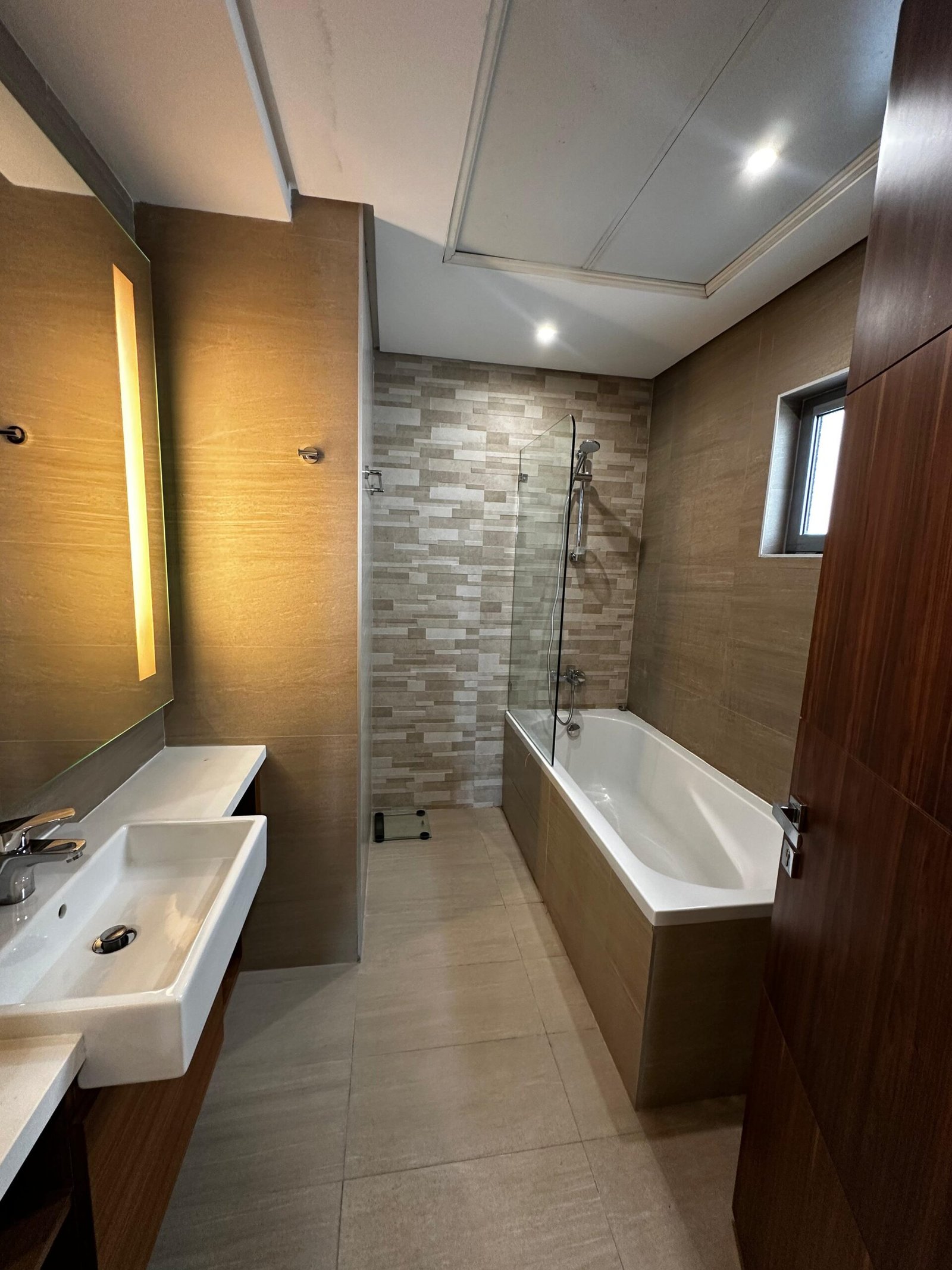 Exclusive Sea-View 2-Bedroom Apartment In Heart of Amwaj.
