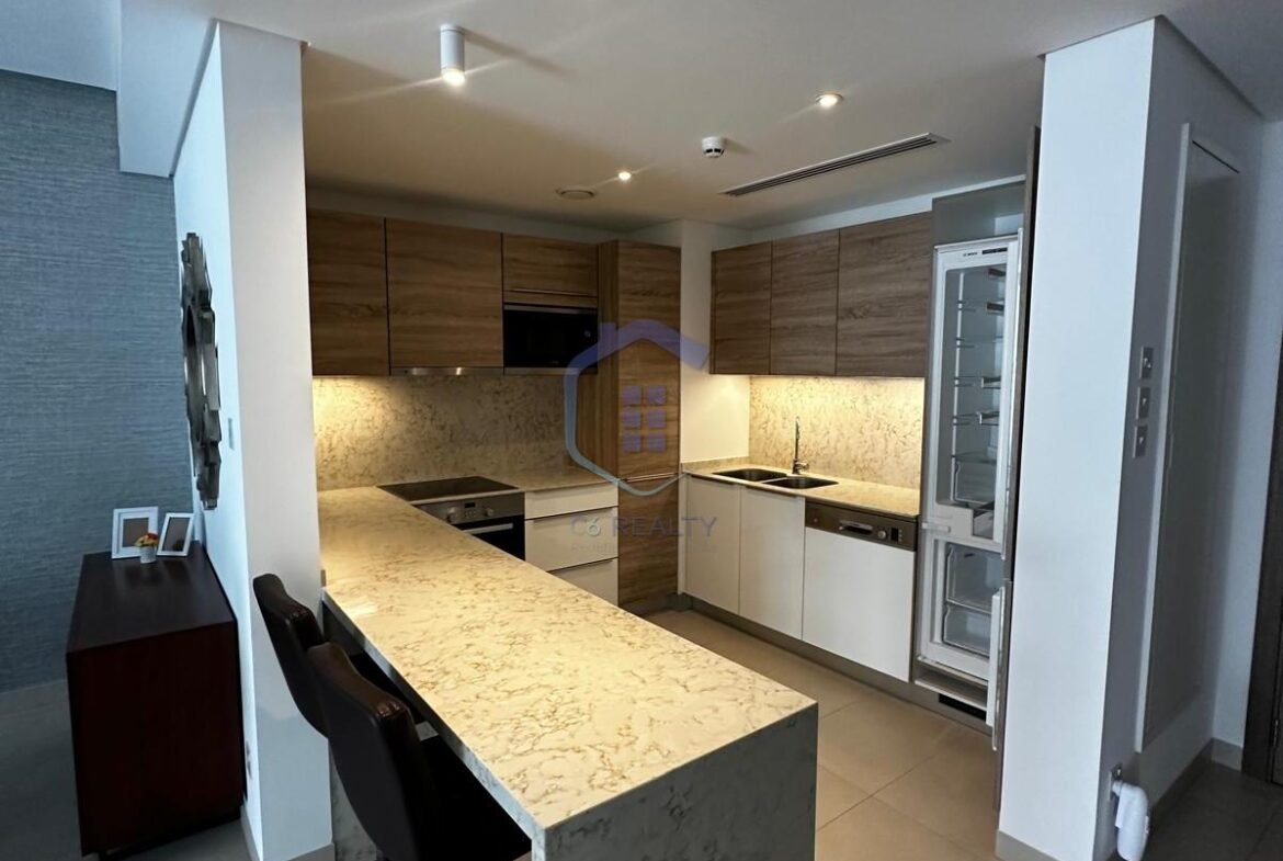 Luxury Spacious 1-Bedroom Apartment For Rent In The Center Amwaj.