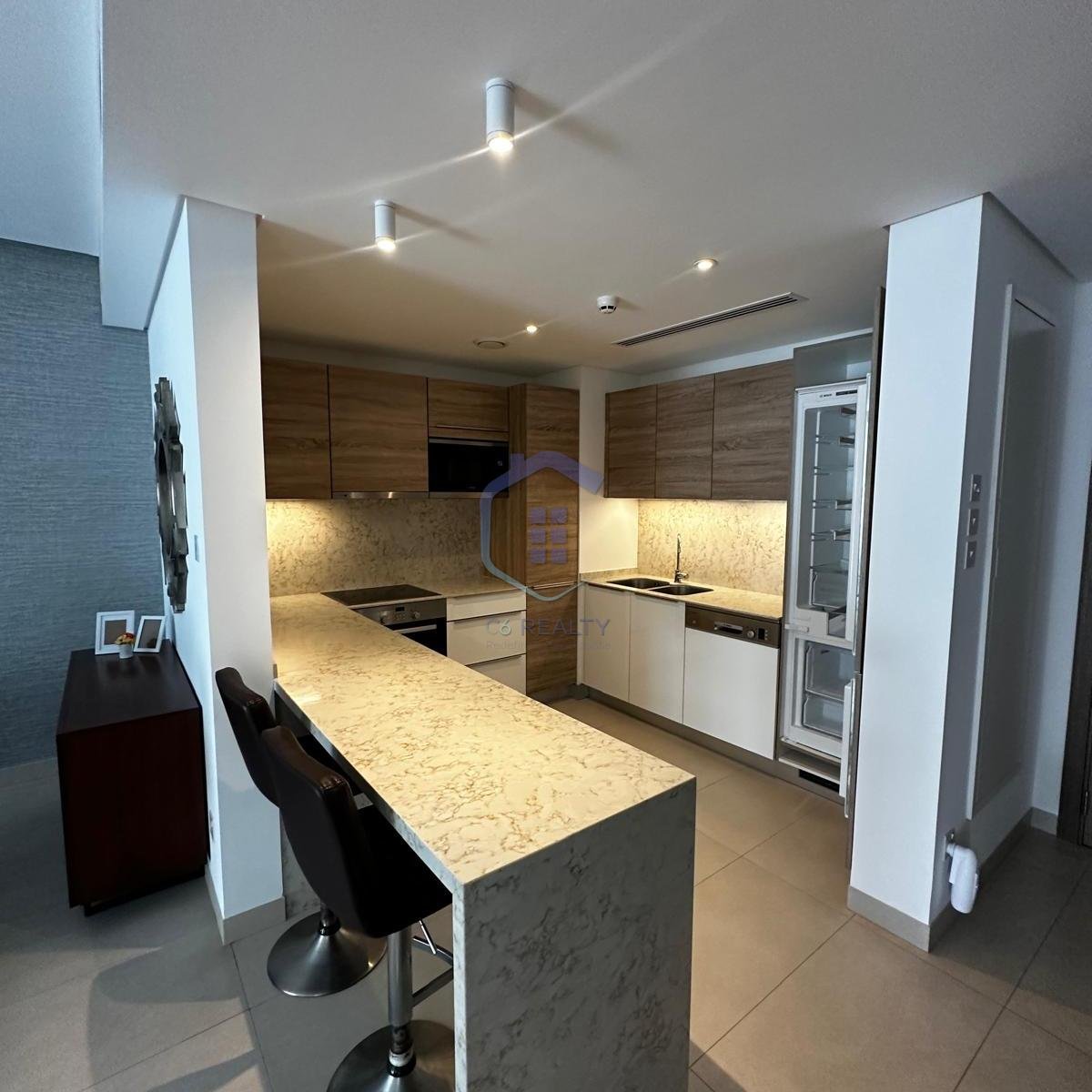 Luxury Spacious 1-Bedroom Apartment For Rent In The Center Amwaj.