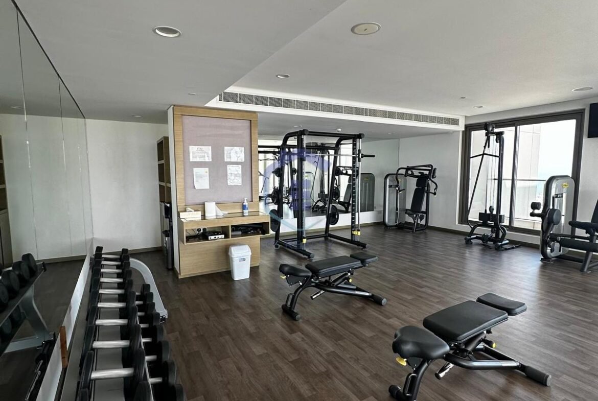 Luxury Spacious 1-Bedroom Apartment For Rent In The Center Amwaj.