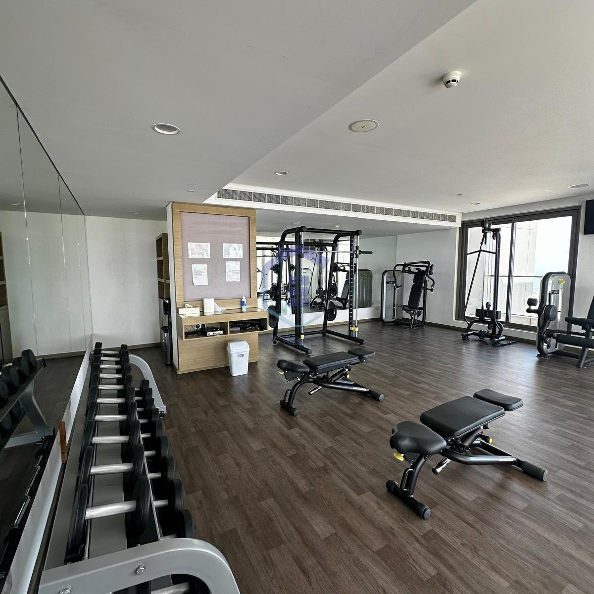Luxury Spacious 1-Bedroom Apartment For Rent In The Center Amwaj.