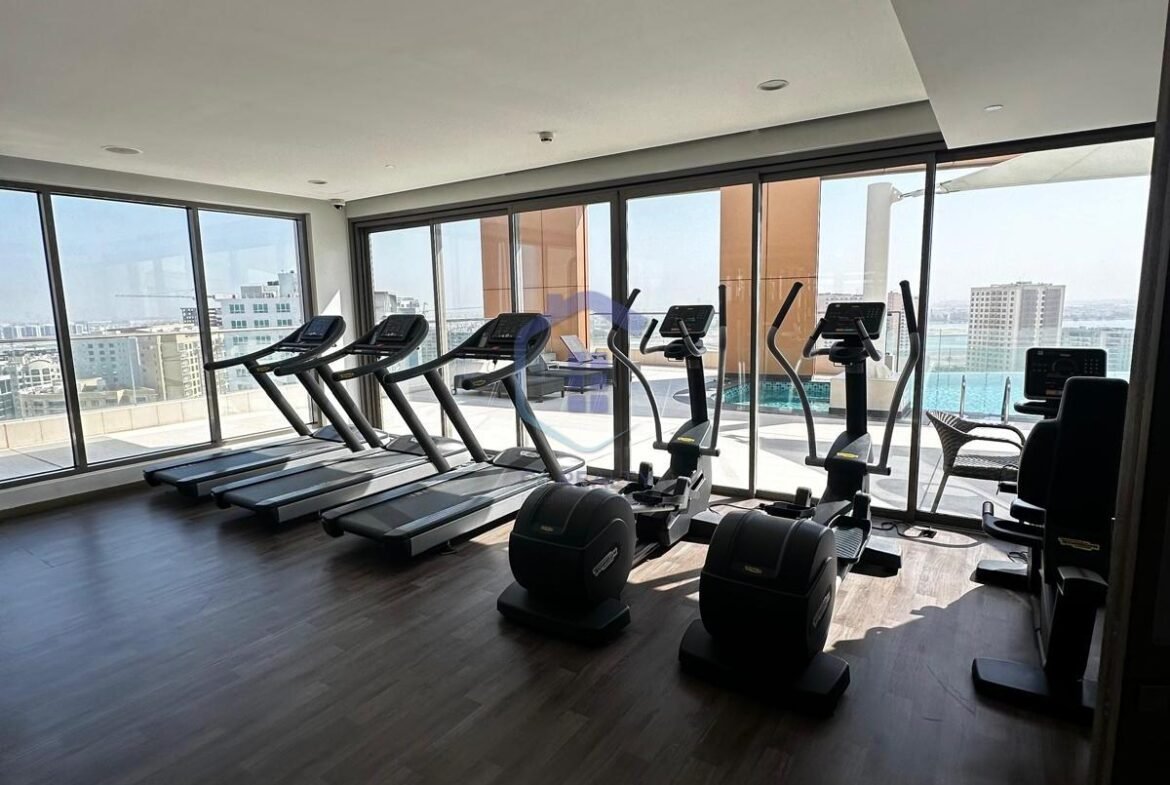 Luxury Spacious 1-Bedroom Apartment For Rent In The Center Amwaj.