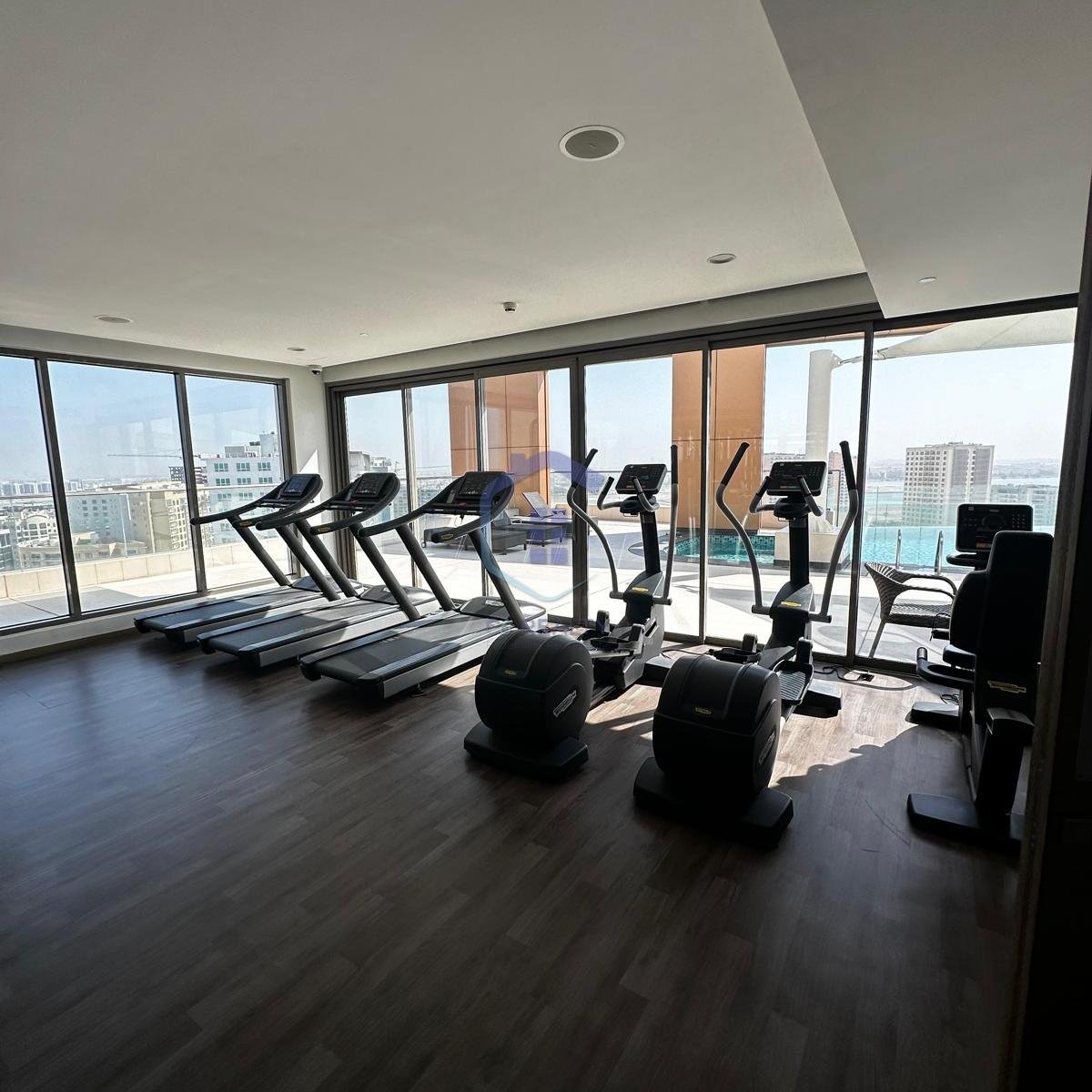 Luxury Spacious 1-Bedroom Apartment For Rent In The Center Amwaj.