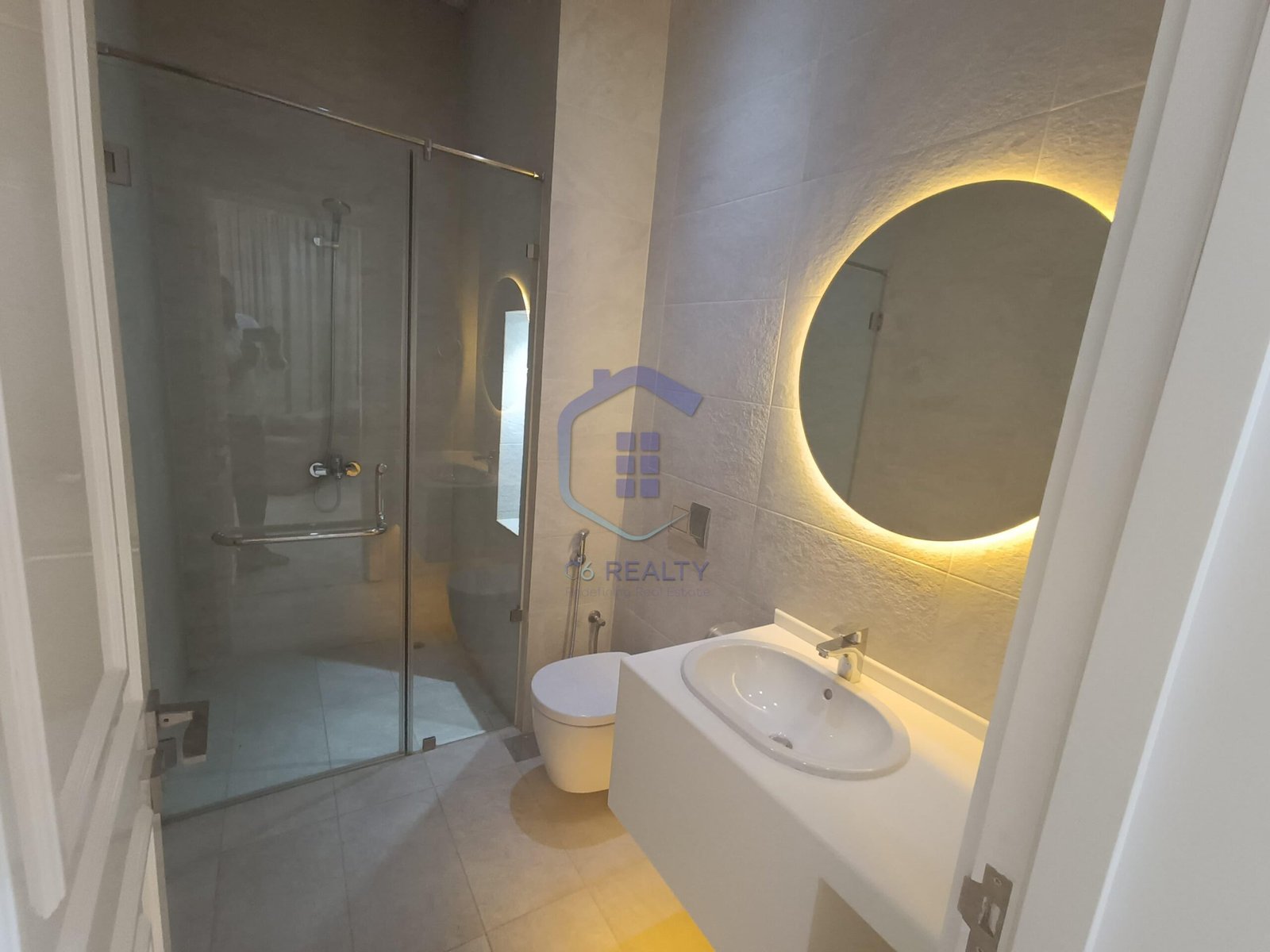 Exclusive 4-Bedroom Apartment For Rent In The Center Of Janabiya