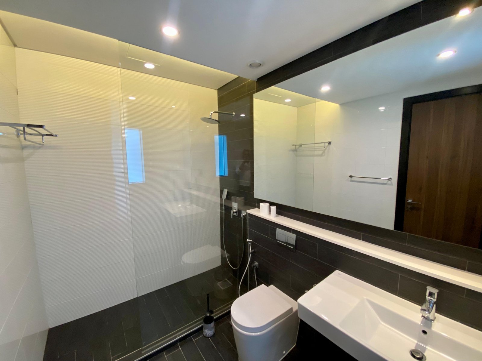Exclusive Sea-View 2-Bedroom Apartment In The Downtown of Juffair.