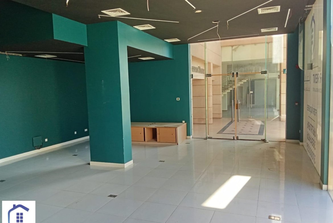 Luxury Spacious Showroom In The Heart Of The City.