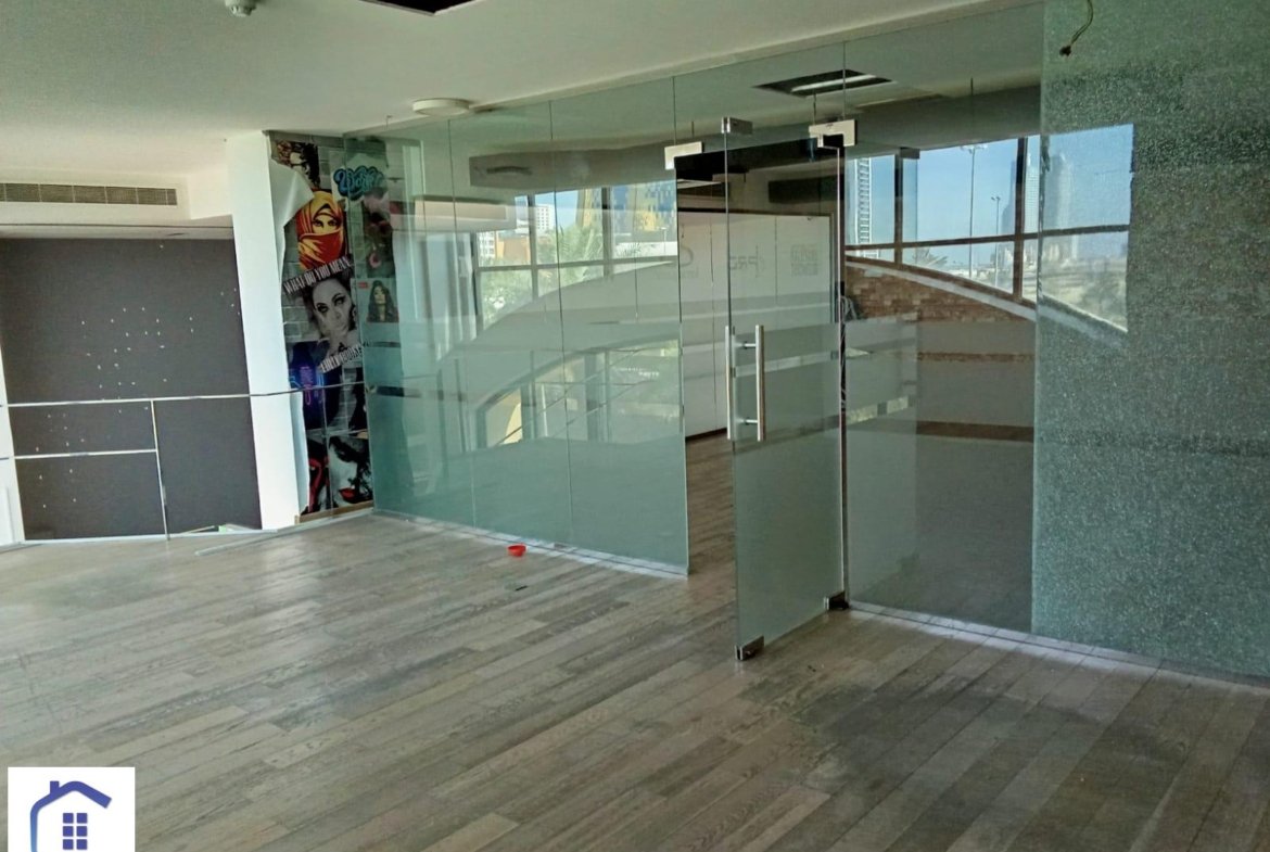 Luxury Spacious Showroom In The Heart Of The City.