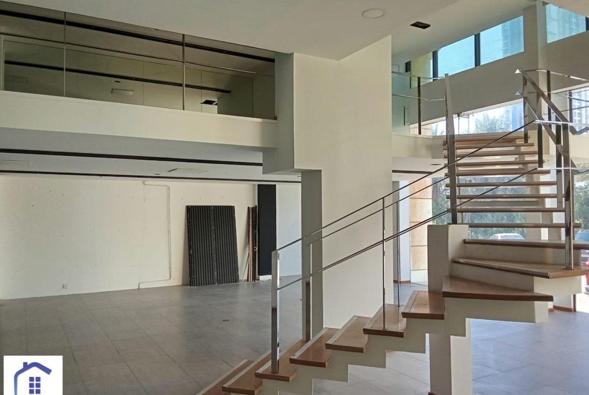 Luxury Spacious Showroom In The Heart Of The City.