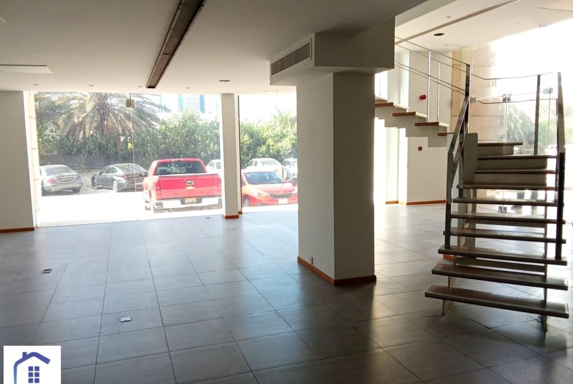 Luxury Spacious Showroom In The Heart Of The City.