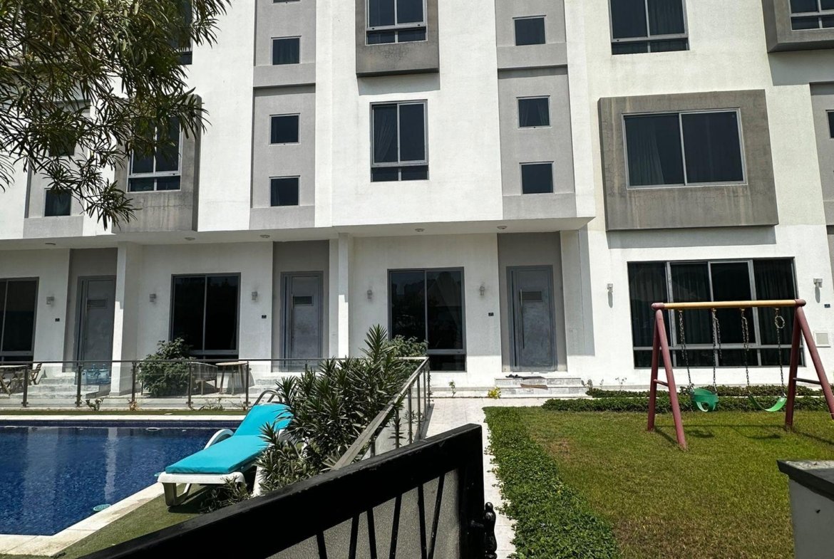Modern Luxury 4-Bedroom Villa in the Heart of Saar.