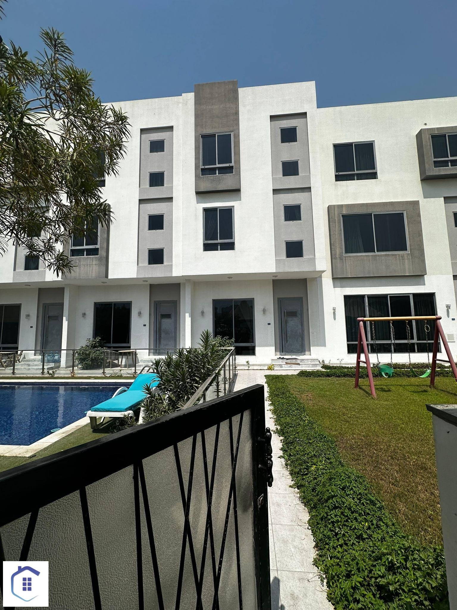 Modern Luxury 4-Bedroom Villa in the Heart of Saar.
