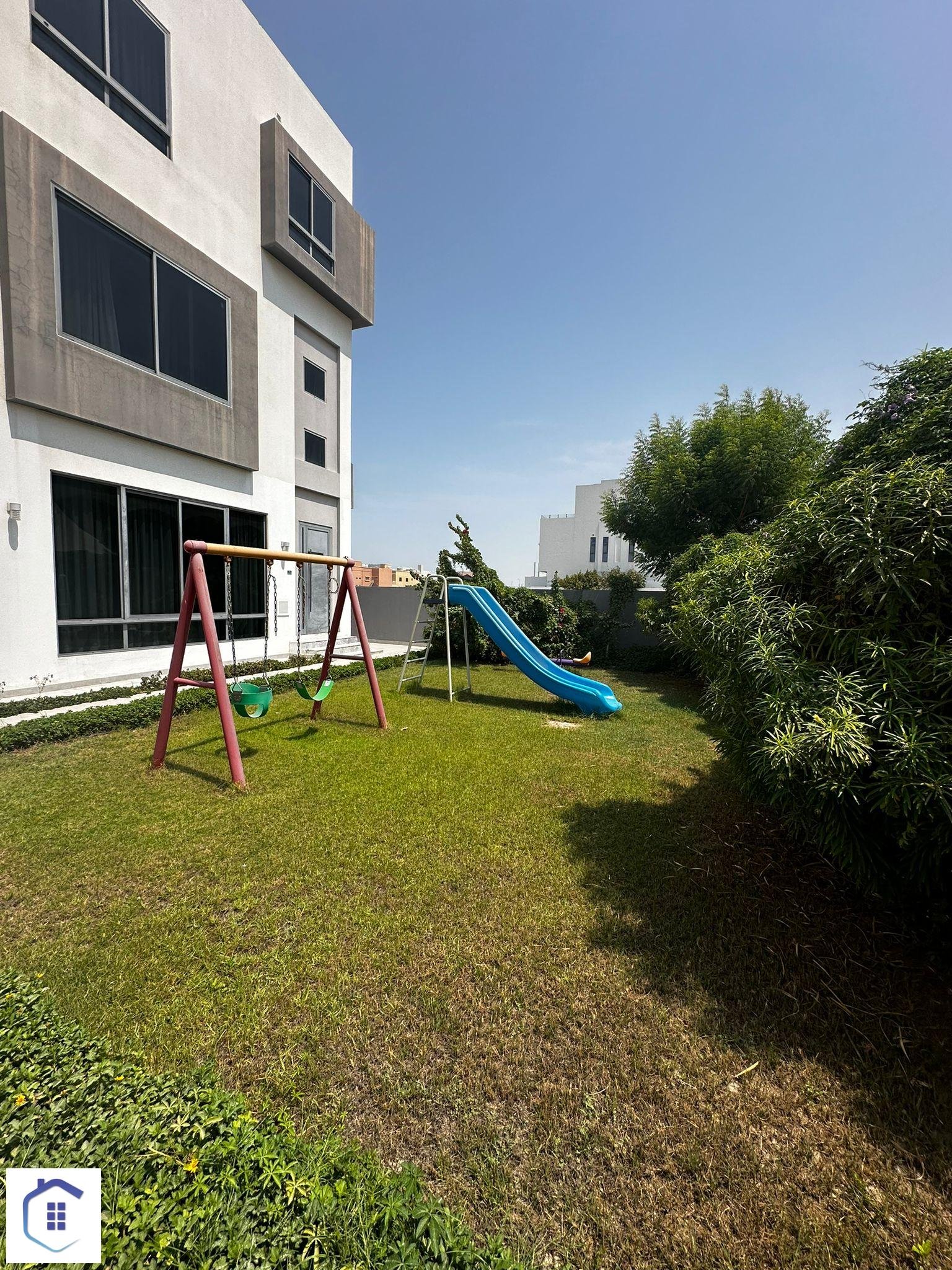 Modern Luxury 4-Bedroom Villa in the Heart of Saar.