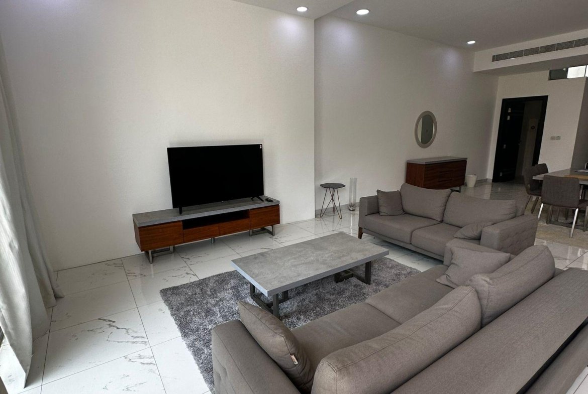 Modern Luxury 4-Bedroom Villa in the Heart of Saar.