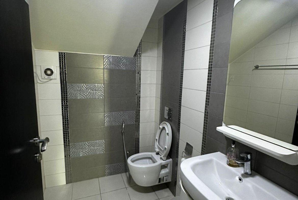 Modern Luxury 4-Bedroom Villa in the Heart of Saar.