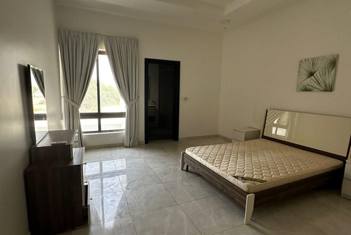 Modern Luxury 4-Bedroom Villa in the Heart of Saar.